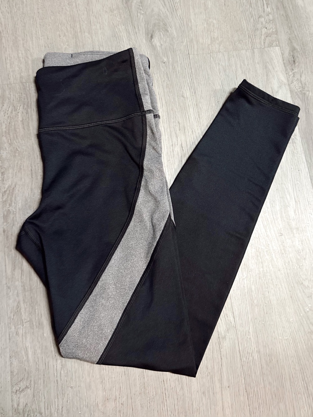 •UNDER ARMOUR• LEGGINGS